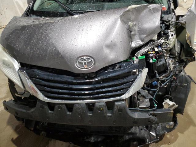 Photo 11 VIN: 5TDKK3DC6BS055710 - TOYOTA SIENNA LE 