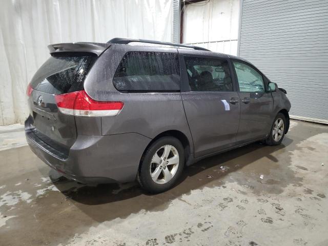 Photo 2 VIN: 5TDKK3DC6BS055710 - TOYOTA SIENNA LE 