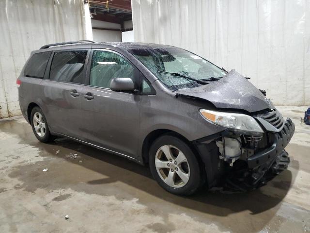 Photo 3 VIN: 5TDKK3DC6BS055710 - TOYOTA SIENNA LE 