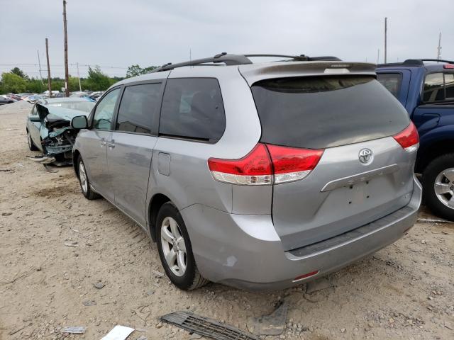 Photo 2 VIN: 5TDKK3DC6BS066917 - TOYOTA SIENNA 