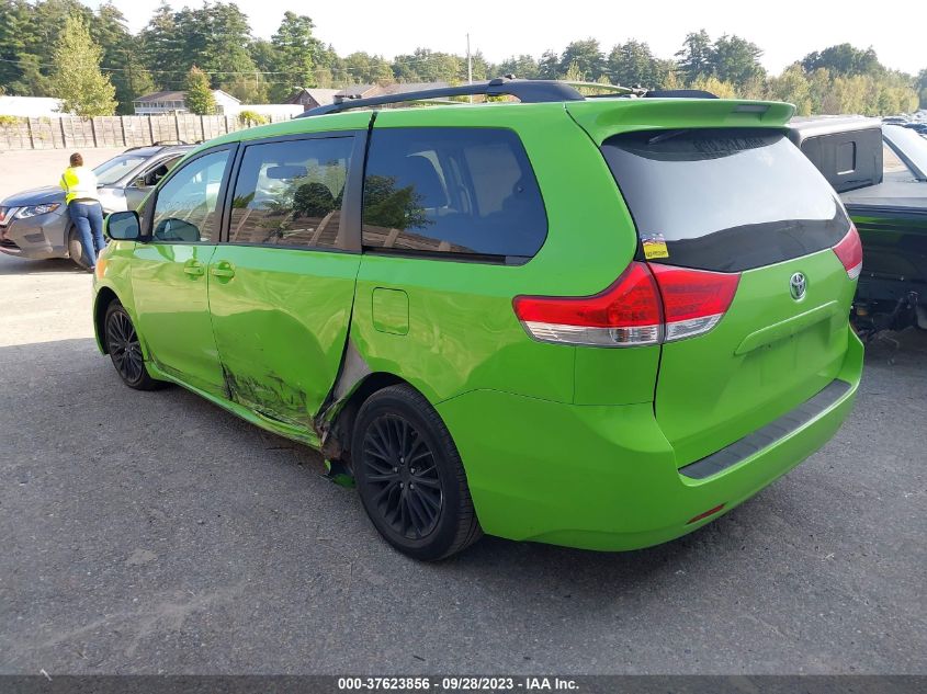 Photo 2 VIN: 5TDKK3DC6BS066917 - TOYOTA SIENNA 