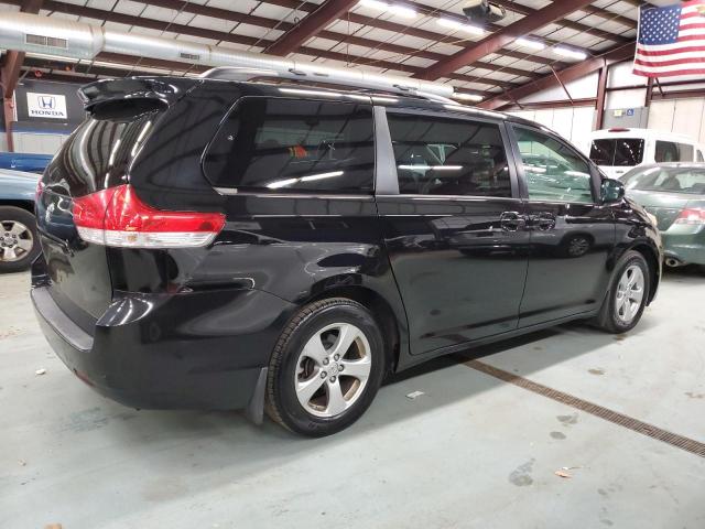 Photo 2 VIN: 5TDKK3DC6BS072961 - TOYOTA SIENNA LE 