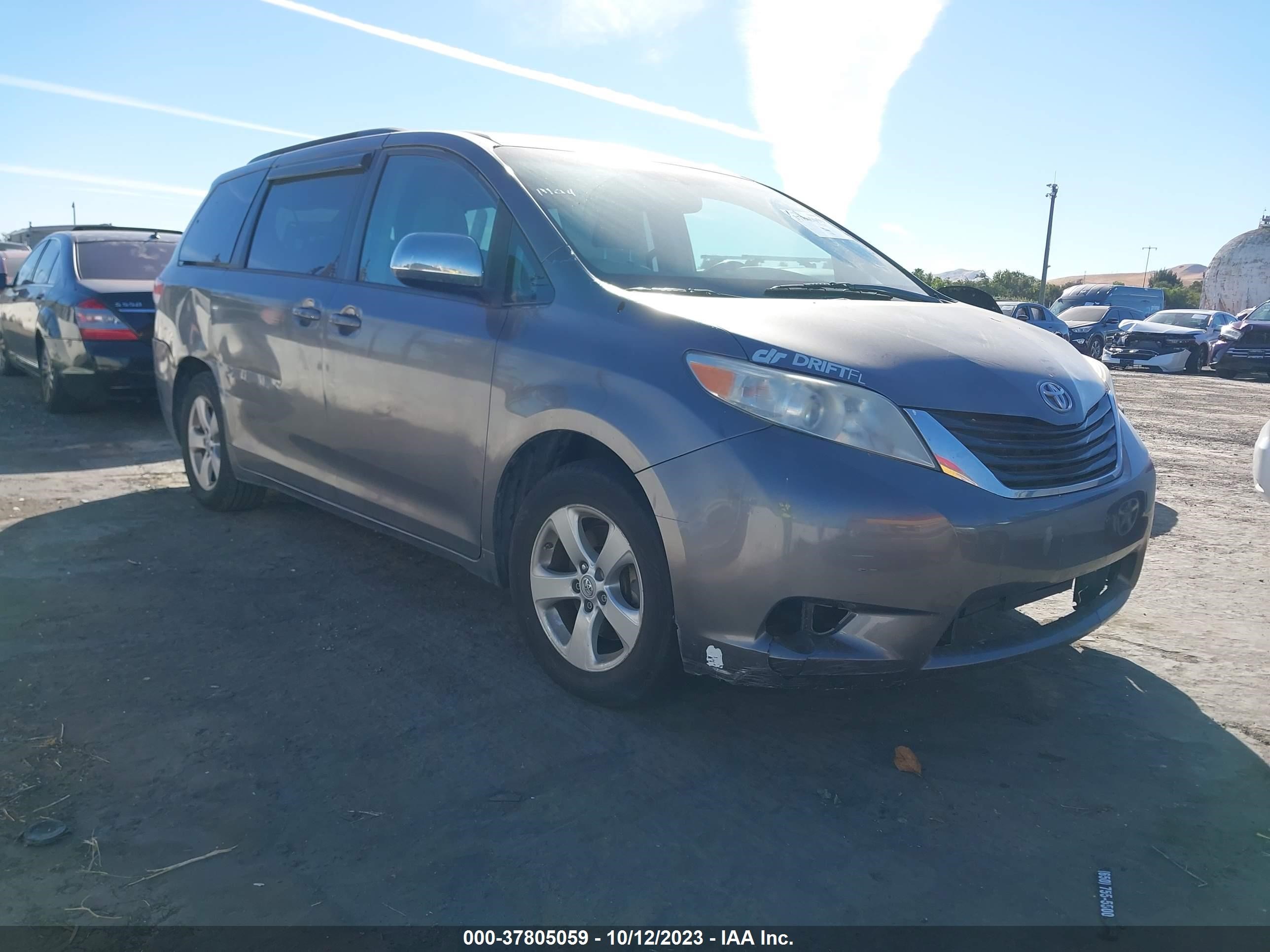 Photo 0 VIN: 5TDKK3DC6BS075746 - TOYOTA SIENNA 