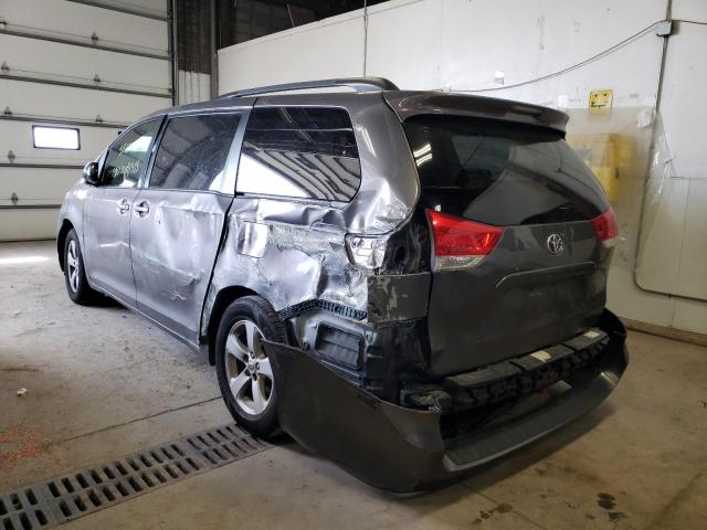 Photo 2 VIN: 5TDKK3DC6BS075813 - TOYOTA SIENNA LE 