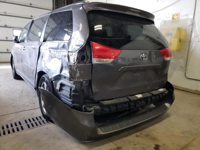 Photo 8 VIN: 5TDKK3DC6BS075813 - TOYOTA SIENNA LE 