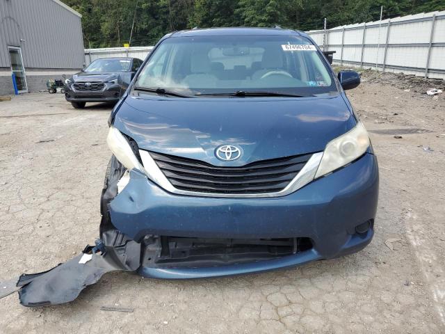 Photo 4 VIN: 5TDKK3DC6BS087590 - TOYOTA SIENNA LE 