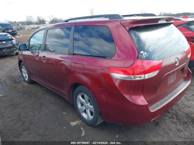 Photo 2 VIN: 5TDKK3DC6BS094670 - TOYOTA SIENNA 