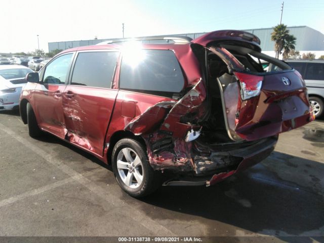 Photo 2 VIN: 5TDKK3DC6BS099450 - TOYOTA SIENNA 