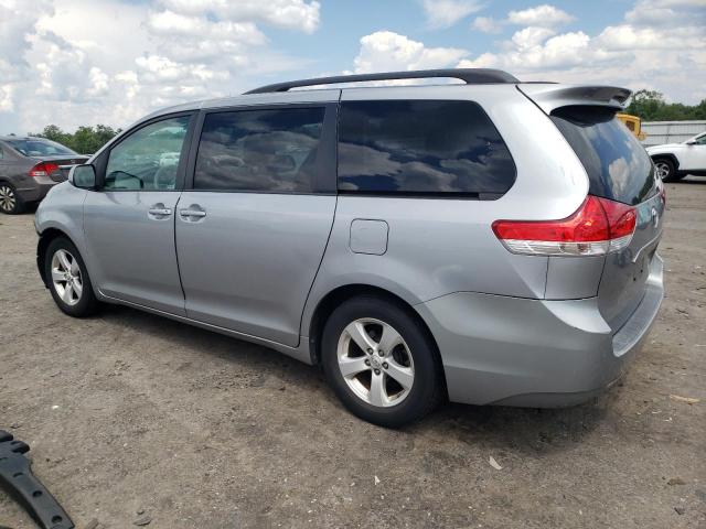 Photo 1 VIN: 5TDKK3DC6BS099528 - TOYOTA SIENNA LE 