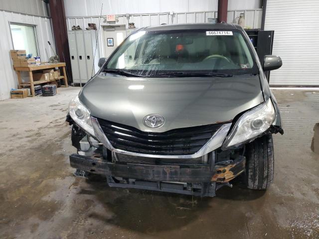 Photo 4 VIN: 5TDKK3DC6BS102475 - TOYOTA SIENNA LE 