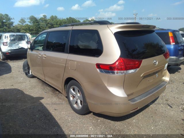 Photo 2 VIN: 5TDKK3DC6BS120135 - TOYOTA SIENNA 