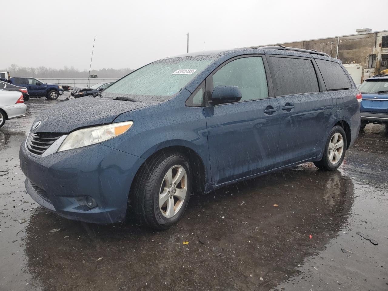 Photo 0 VIN: 5TDKK3DC6BS139025 - TOYOTA SIENNA 