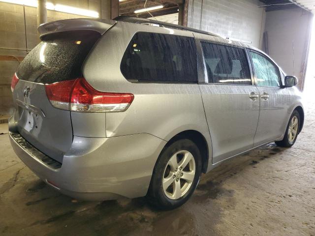 Photo 2 VIN: 5TDKK3DC6BS141244 - TOYOTA SIENNA LE 