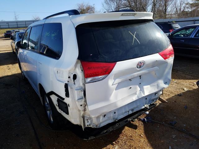 Photo 2 VIN: 5TDKK3DC6BS142362 - TOYOTA SIENNA LE 