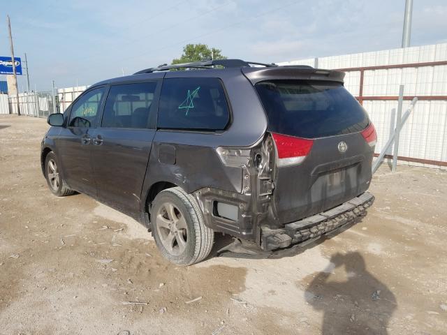 Photo 2 VIN: 5TDKK3DC6BS145049 - TOYOTA SIENNA LE 