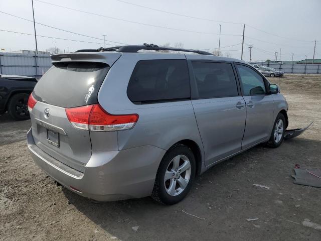 Photo 2 VIN: 5TDKK3DC6BS151787 - TOYOTA SIENNA LE 