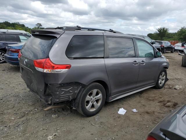 Photo 2 VIN: 5TDKK3DC6BS155368 - TOYOTA SIENNA LE 