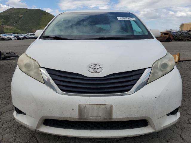 Photo 4 VIN: 5TDKK3DC6BS160473 - TOYOTA SIENNA LE 