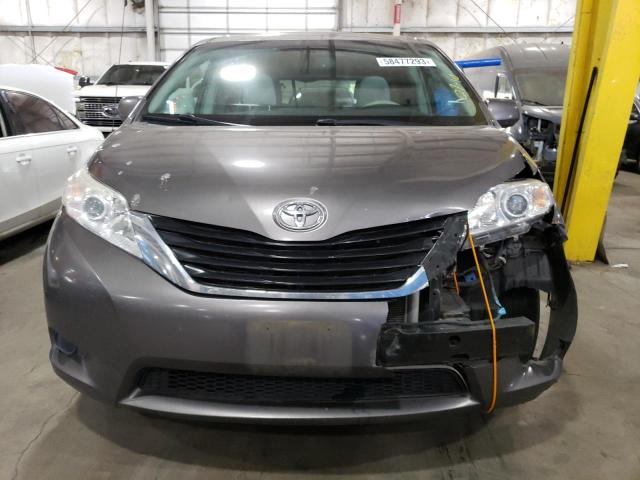 Photo 4 VIN: 5TDKK3DC6BS169352 - TOYOTA SIENNA LE 