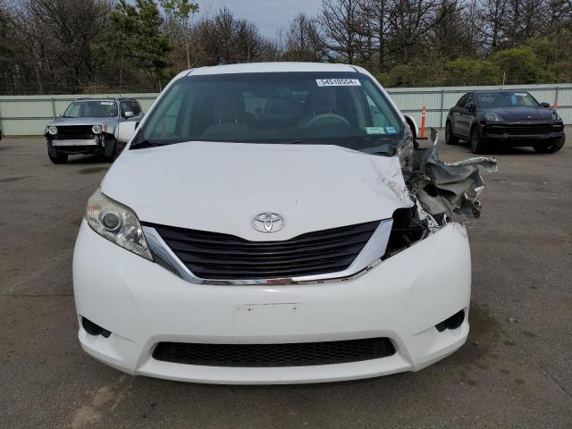 Photo 4 VIN: 5TDKK3DC6BS174714 - TOYOTA SIENNA LE 