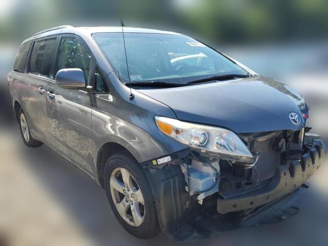 Photo 3 VIN: 5TDKK3DC6BS175216 - TOYOTA SIENNA LE 