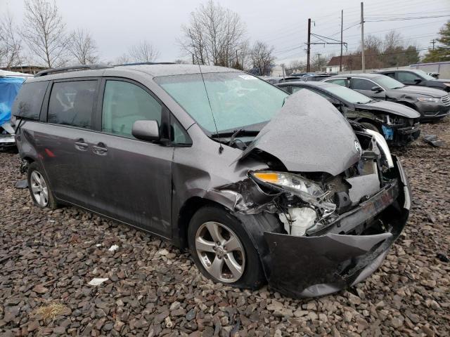 Photo 3 VIN: 5TDKK3DC6CS178229 - TOYOTA SIENNA LE 