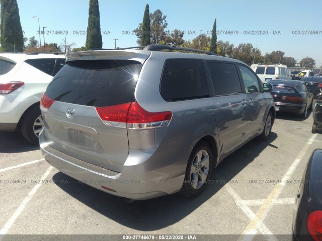 Photo 3 VIN: 5TDKK3DC6CS184712 - TOYOTA SIENNA 