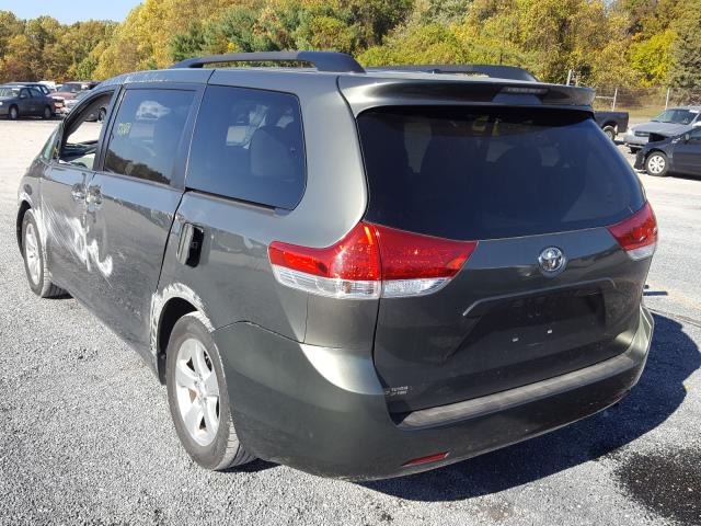 Photo 2 VIN: 5TDKK3DC6CS192325 - TOYOTA SIENNA LE 