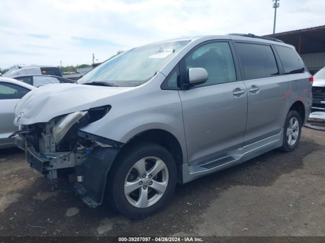 Photo 1 VIN: 5TDKK3DC6CS196892 - TOYOTA SIENNA 