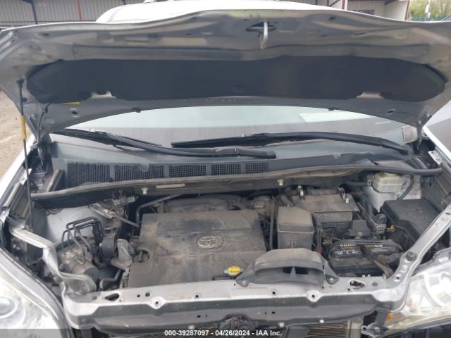 Photo 9 VIN: 5TDKK3DC6CS196892 - TOYOTA SIENNA 