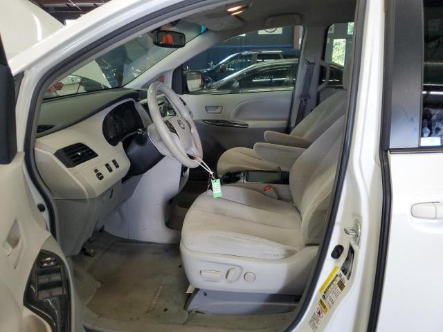 Photo 6 VIN: 5TDKK3DC6CS207650 - TOYOTA SIENNA LE 