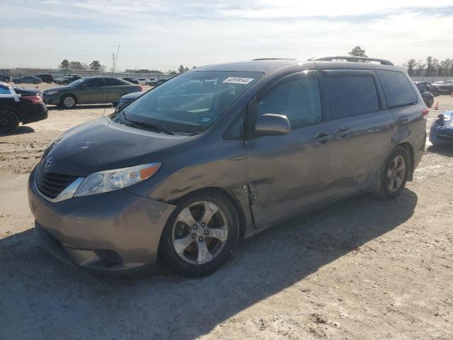 Photo 0 VIN: 5TDKK3DC6CS207910 - TOYOTA SIENNA LE 