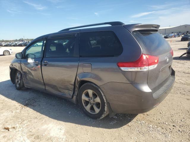 Photo 1 VIN: 5TDKK3DC6CS207910 - TOYOTA SIENNA LE 