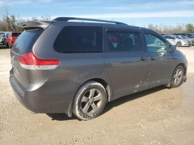 Photo 2 VIN: 5TDKK3DC6CS207910 - TOYOTA SIENNA LE 