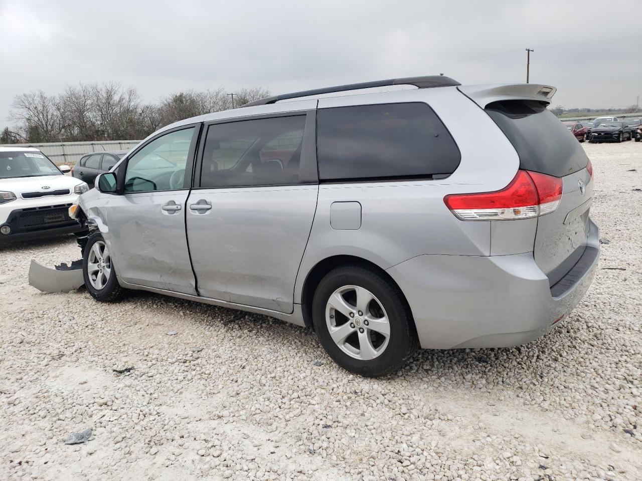 Photo 1 VIN: 5TDKK3DC6CS220933 - TOYOTA SIENNA 