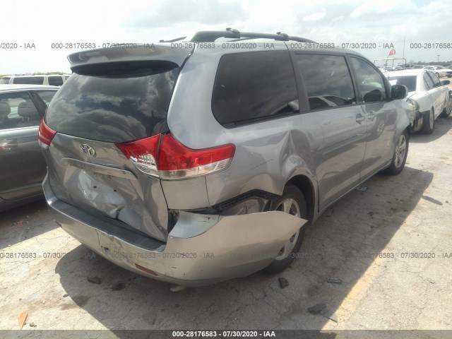 Photo 3 VIN: 5TDKK3DC6CS226456 - TOYOTA SIENNA 