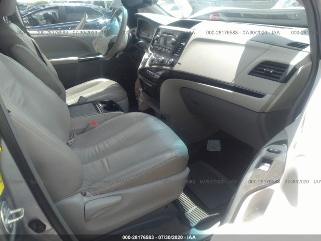 Photo 4 VIN: 5TDKK3DC6CS226456 - TOYOTA SIENNA 