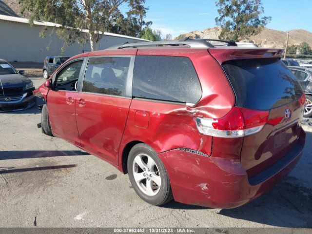 Photo 2 VIN: 5TDKK3DC6CS239160 - TOYOTA SIENNA 