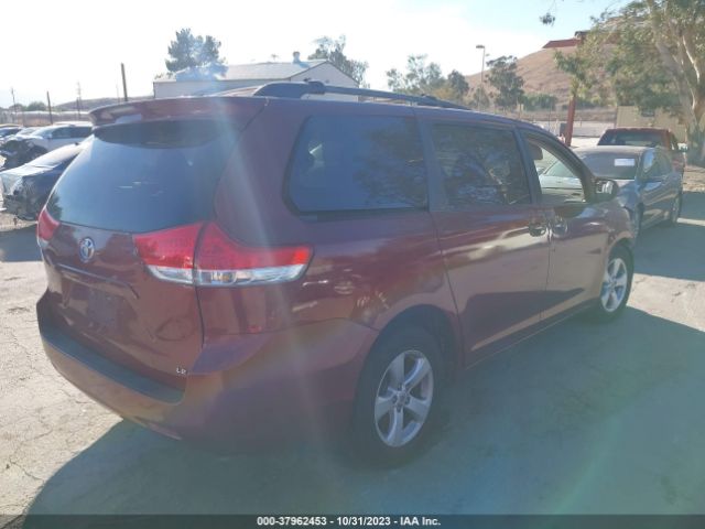 Photo 3 VIN: 5TDKK3DC6CS239160 - TOYOTA SIENNA 