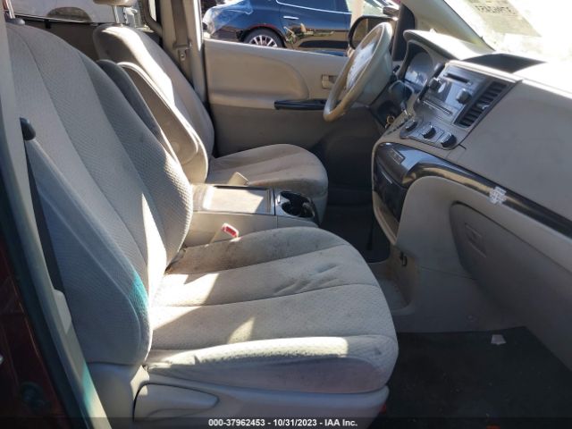 Photo 4 VIN: 5TDKK3DC6CS239160 - TOYOTA SIENNA 