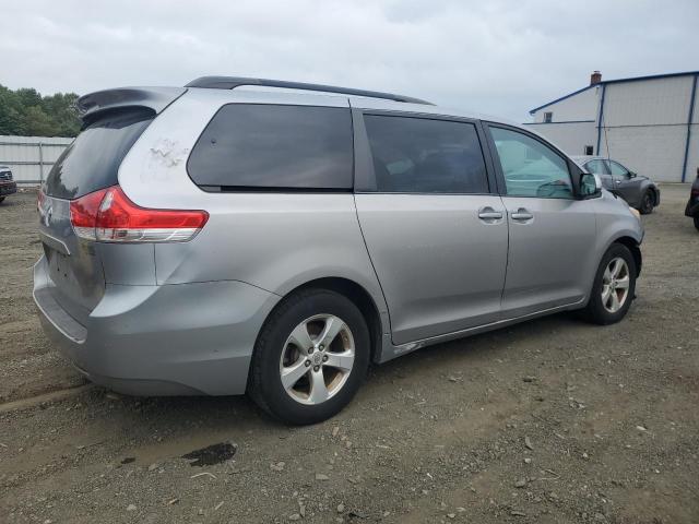 Photo 2 VIN: 5TDKK3DC6CS239434 - TOYOTA SIENNA LE 