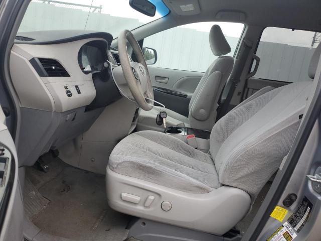 Photo 6 VIN: 5TDKK3DC6CS239434 - TOYOTA SIENNA LE 