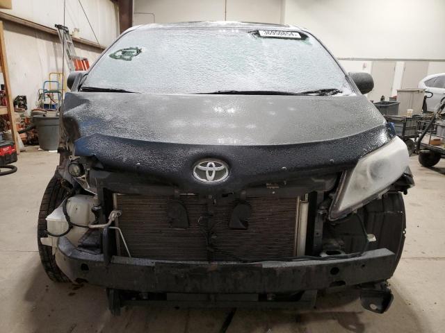 Photo 4 VIN: 5TDKK3DC6CS241359 - TOYOTA SIENNA LE 