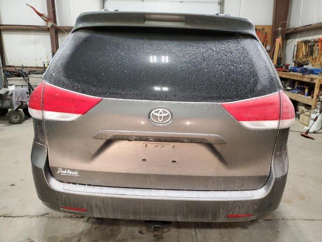 Photo 5 VIN: 5TDKK3DC6CS241359 - TOYOTA SIENNA LE 