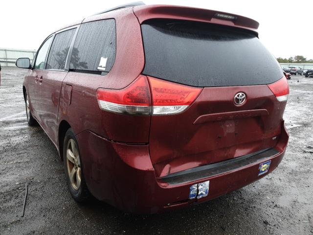 Photo 2 VIN: 5TDKK3DC6CS246495 - TOYOTA SIENNA LE 