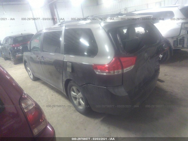 Photo 2 VIN: 5TDKK3DC6CS253270 - TOYOTA SIENNA 