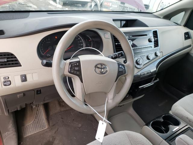 Photo 8 VIN: 5TDKK3DC6CS267038 - TOYOTA SIENNA LE 