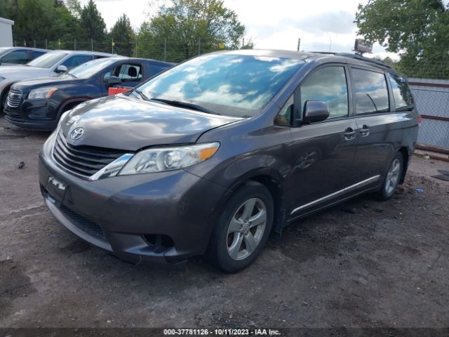 Photo 1 VIN: 5TDKK3DC6CS277410 - TOYOTA SIENNA 