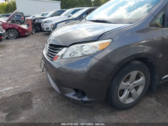 Photo 5 VIN: 5TDKK3DC6CS277410 - TOYOTA SIENNA 