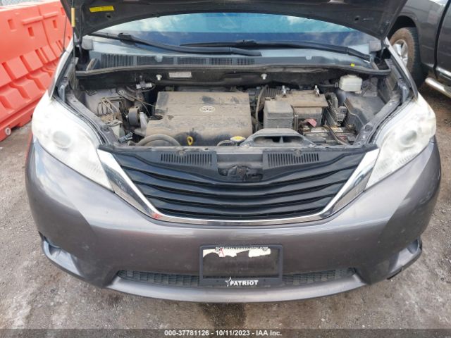 Photo 9 VIN: 5TDKK3DC6CS277410 - TOYOTA SIENNA 